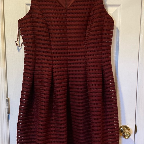 Dress - Picture 2 of 6